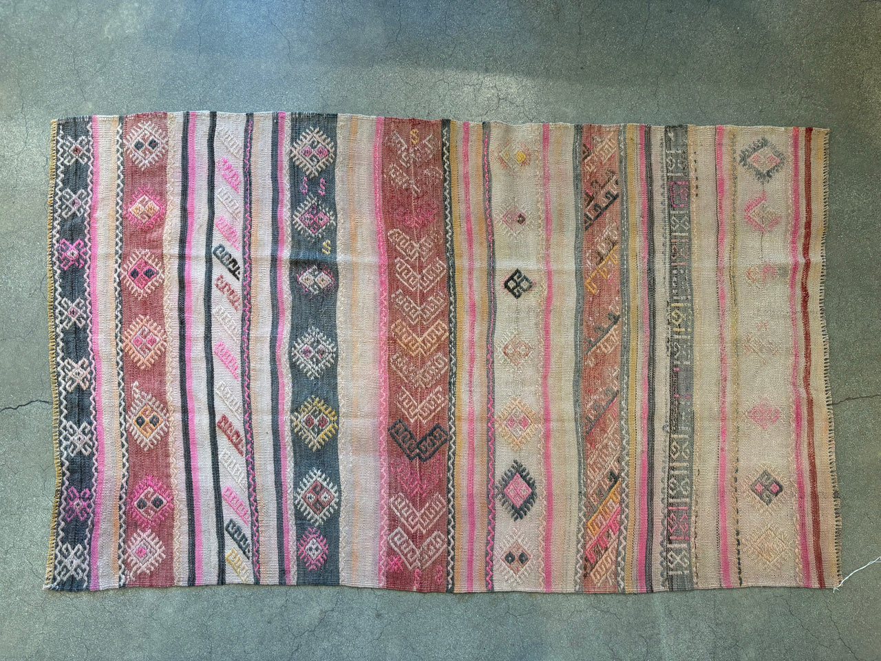 Vintage 3' x 5' Area Rug