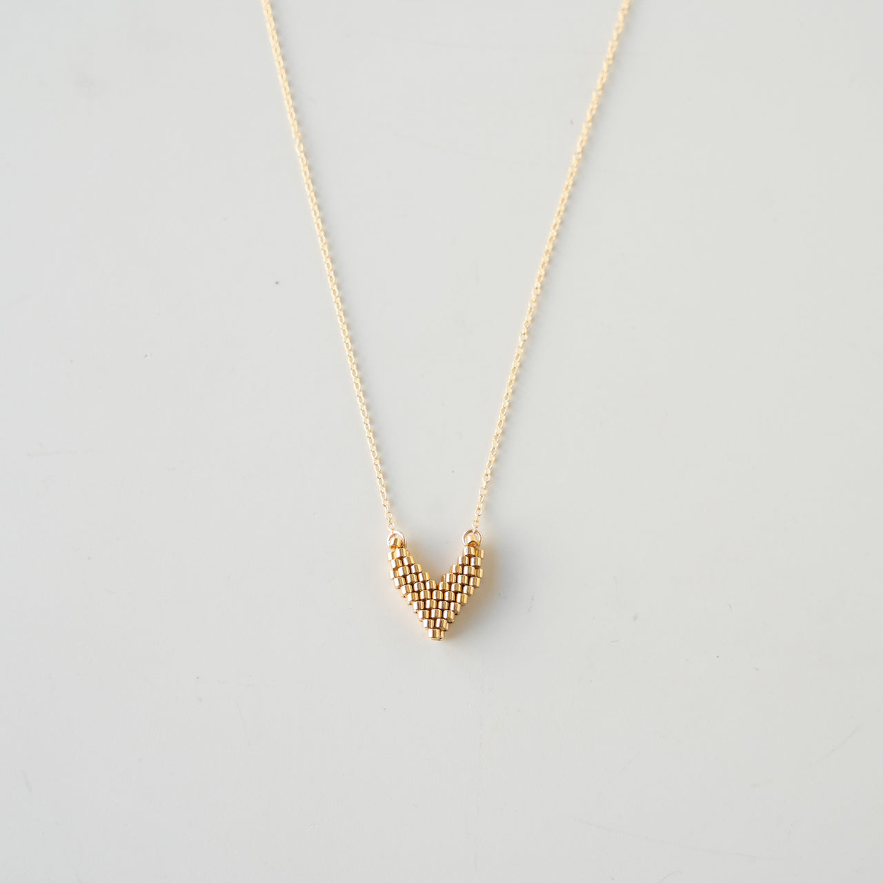 18" Gold V Pendant Necklace